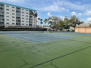 10351 Regal Dr in Largo, FL - Building Photo - Building Photo