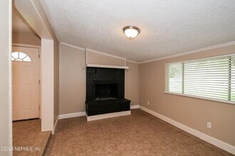 6965 Miss Muffet Ln N in Jacksonville, FL - Building Photo - Building Photo