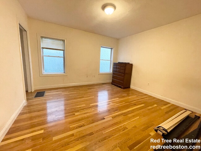 128 Hillside St, Unit 2 in Boston, MA - Building Photo - Building Photo