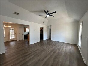 112 Cluster Oaks Ct in Foley, AL - Foto de edificio - Building Photo