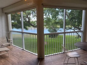 2940 N Course Dr in Pompano Beach, FL - Foto de edificio - Building Photo