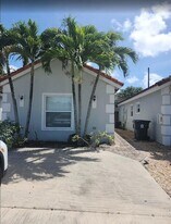 4828 Cambridge St in Greenacres, FL - Building Photo