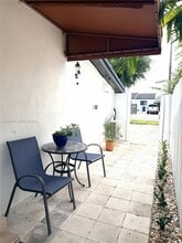 1625 SW 101st Ave, Unit Eff in Miami, FL - Building Photo - Building Photo