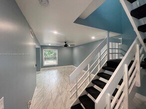 330 Sunshine Dr in Coconut Creek, FL - Building Photo - Building Photo