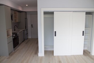 3748 Lancaster Ave, Unit 304 in Philadelphia, PA - Foto de edificio - Building Photo