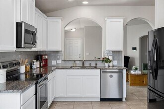 18333 Cumberland Gap St in Pflugerville, TX - Building Photo - Building Photo