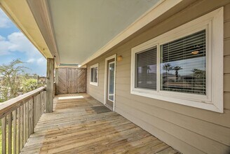 505 Pompano St in Hitchcock, TX - Building Photo - Building Photo