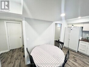 18 Fountain Ct in Richmond Hill, ON - Building Photo - Building Photo