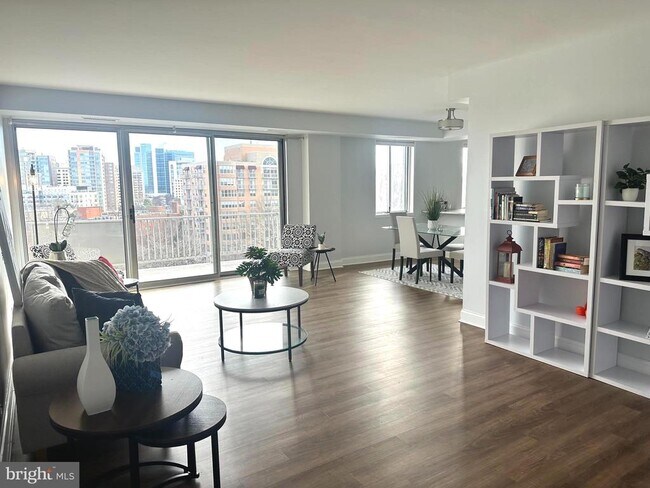 8315 N Brook Ln in Bethesda, MD - Building Photo - Building Photo