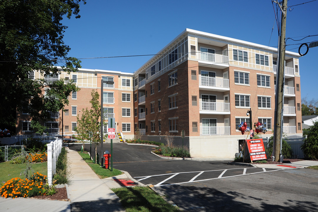 Park Terrace in Rochelle Park, NJ - Building Photo