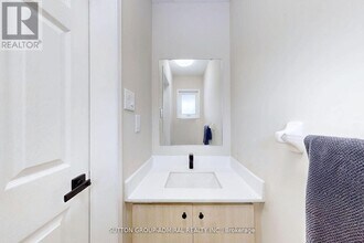 32 Kelso Crescent in Vaughan, ON - Building Photo - Building Photo