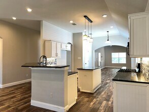 405 Rosedale Blvd in Georgetown, TX - Building Photo - Building Photo