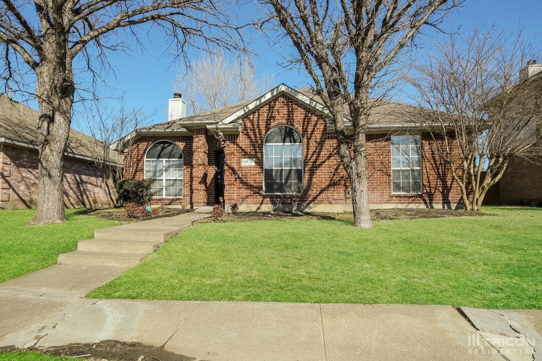 2616 Spring Rain Dr in Mesquite, TX - Building Photo