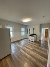 64 Whipple St, Unit 2 in Worcester, MA - Building Photo - Building Photo