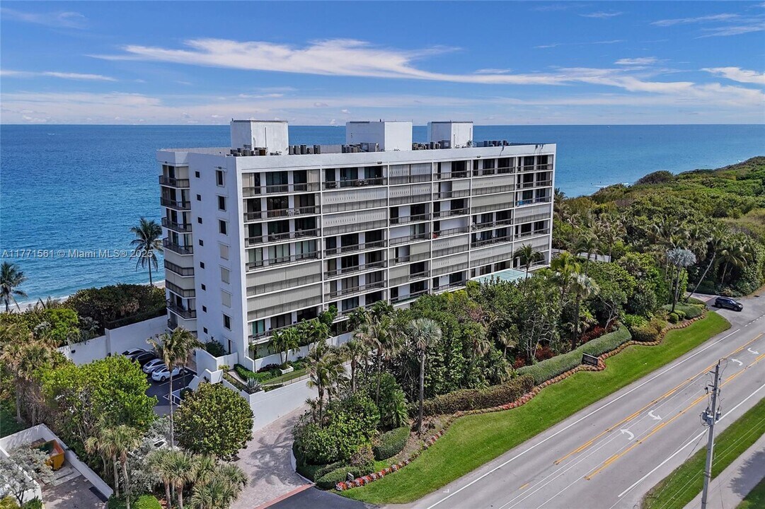 2000 N Ocean Blvd, Unit 1030 in Boca Raton, FL - Foto de edificio