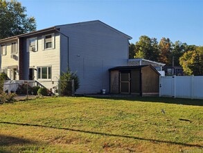 35 N Aspen Rd in Middletown, NY - Building Photo - Building Photo