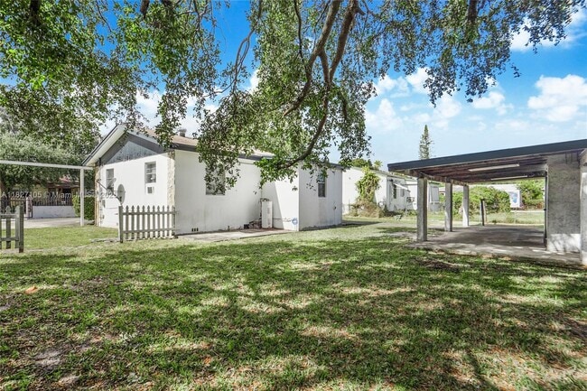 6535 NW 6th Ave in Miami, FL - Building Photo - Building Photo