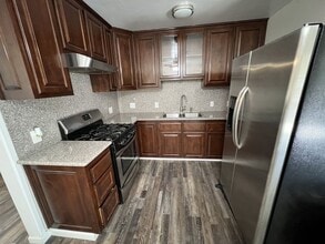 8413 Bernard Ave in Lamont, CA - Building Photo - Building Photo