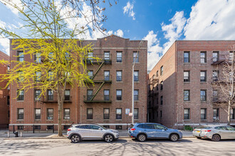 Casino Court in Long Island City, NY - Building Photo - Primary Photo