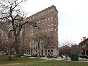 2450 N Lakeview Ave in Chicago, IL - Foto de edificio - Building Photo
