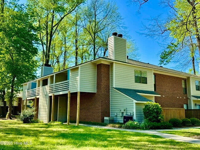 120 Hidden Branches Close in Winterville, NC - Foto de edificio - Building Photo