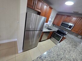 341 Delaware Ave in Fort Lauderdale, FL - Building Photo