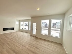 1159 149th St W in Rosemount, MN - Foto de edificio - Building Photo