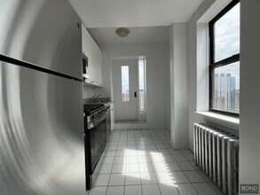 850 Amsterdam Ave in New York, NY - Building Photo - Building Photo