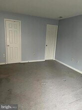 10205 Ashbrooke Ct in Oakton, VA - Foto de edificio - Building Photo