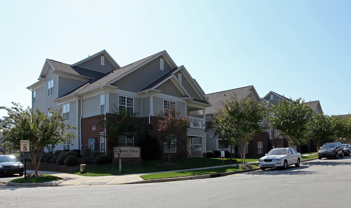 Highland Village Apartments in Cary, NC - Building Photo