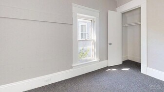 1072 Wooster Rd W in Barberton, OH - Building Photo