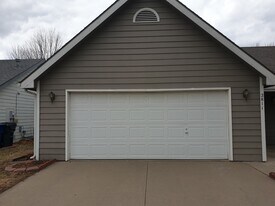 2811 Winterbrook Cir in Lawrence, KS - Building Photo