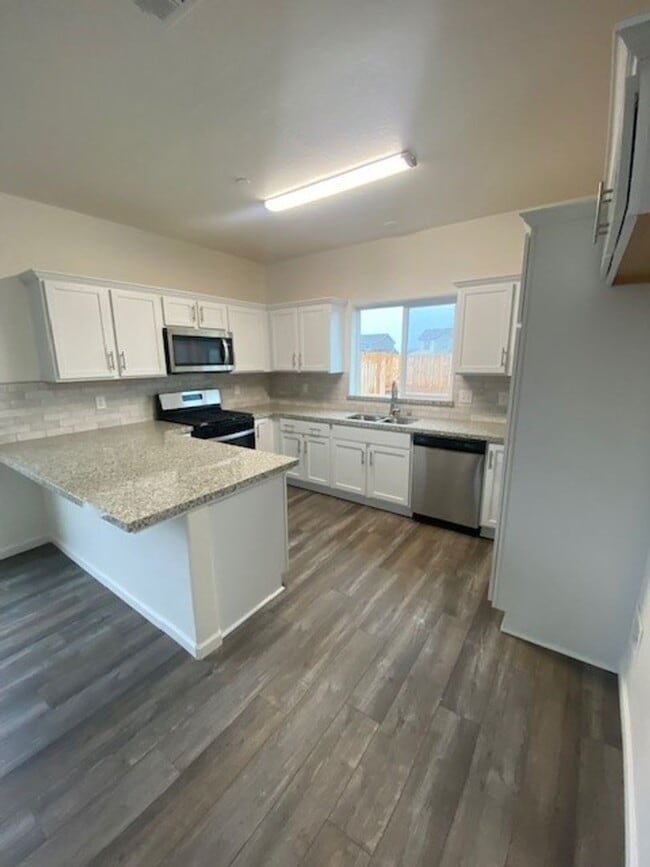 3928-3928 S Burke St in Visalia, CA - Building Photo - Building Photo