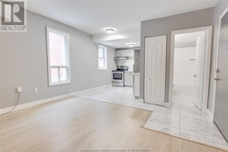 1219 Monmouth Rd in Windsor, ON - Building Photo - Building Photo