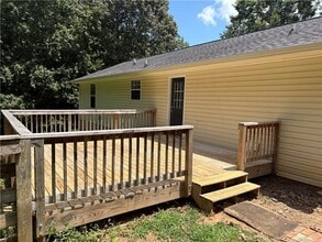 4755 Perry Rd in Gainesville, GA - Building Photo - Building Photo