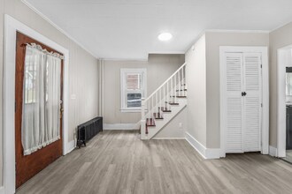 108 Robble Ave in Endicott, NY - Foto de edificio - Building Photo