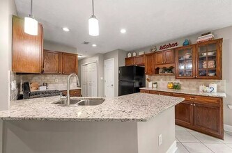 1324 Pinebreeze Way in Marietta, GA - Building Photo - Building Photo