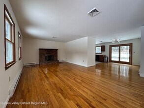 1220 Co Rte 22 in Ghent, NY - Building Photo - Building Photo