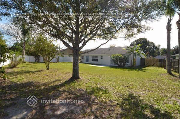 6028 66th St Cir E in Palmetto, FL - Building Photo