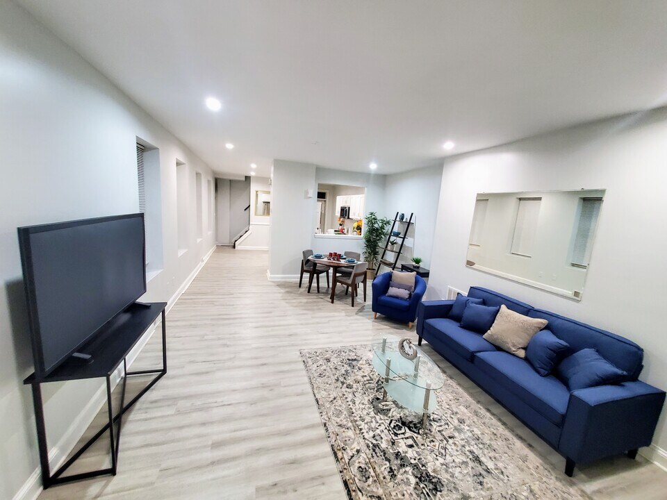 1717 Desoto Rd, Unit Townhome Photo