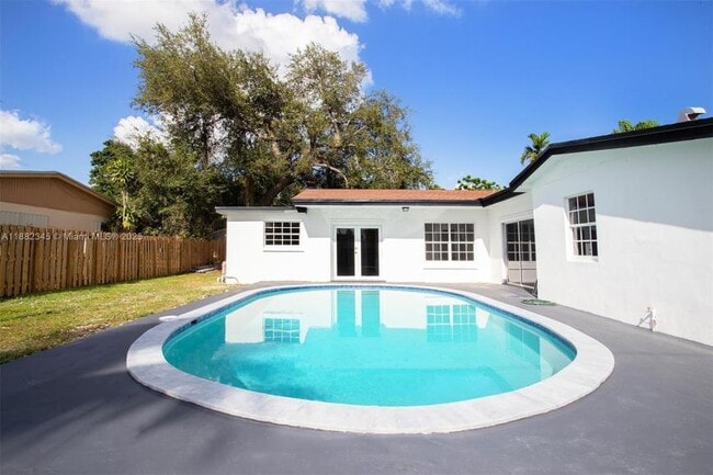 property at 17600 NE 2nd Ct