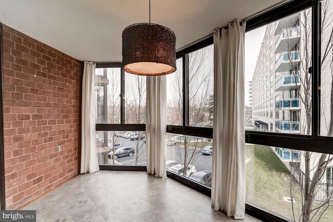 property at 1001 N Randolph St