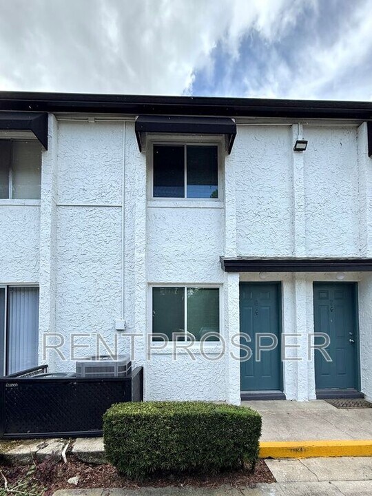 4117 S Semoran Blvd in Orlando, FL - Building Photo
