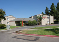 Michael Arms Apartments in La Mesa, CA - Foto de edificio - Building Photo