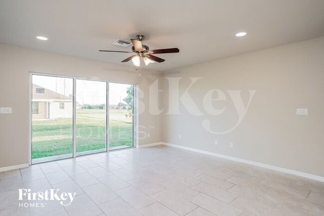 2309 NW 7th St in Cape Coral, FL - Building Photo - Building Photo