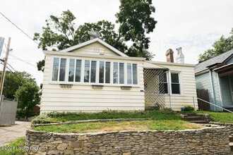 208 Pope St in Louisville, KY - Building Photo - Building Photo