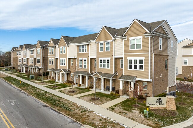 Normandy Oaks in Royal Oak, MI - Foto de edificio - Building Photo