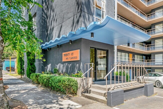 Twenty 65 Apartments in Portland, OR - Foto de edificio - Building Photo