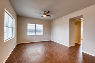 River West Apartments in Tulsa, OK - Foto de edificio - Interior Photo