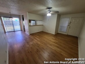 8936 Golden Brook in San Antonio, TX - Building Photo - Building Photo